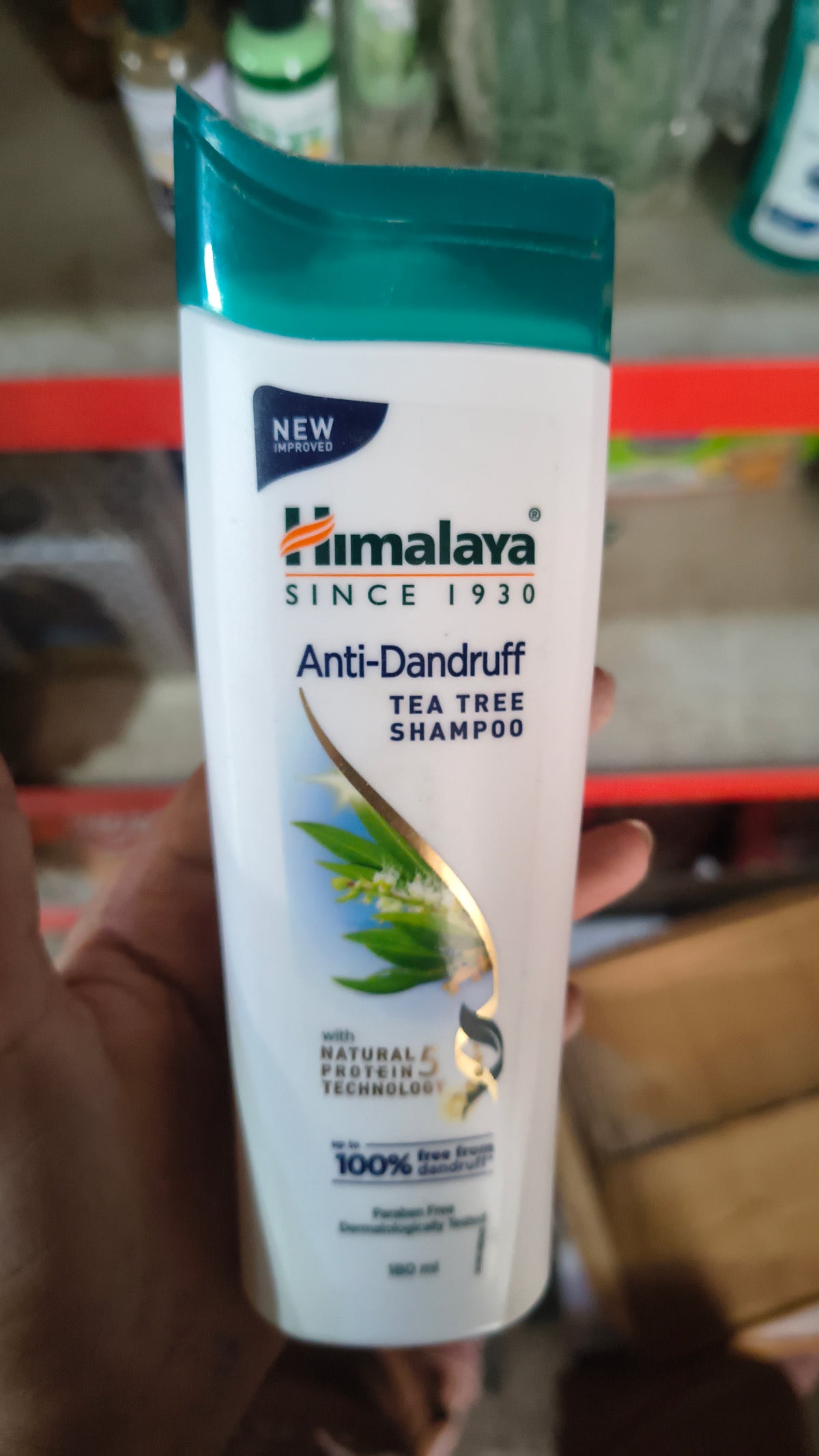 Himalaya anti dandruff tea tree shampoo 180ml
